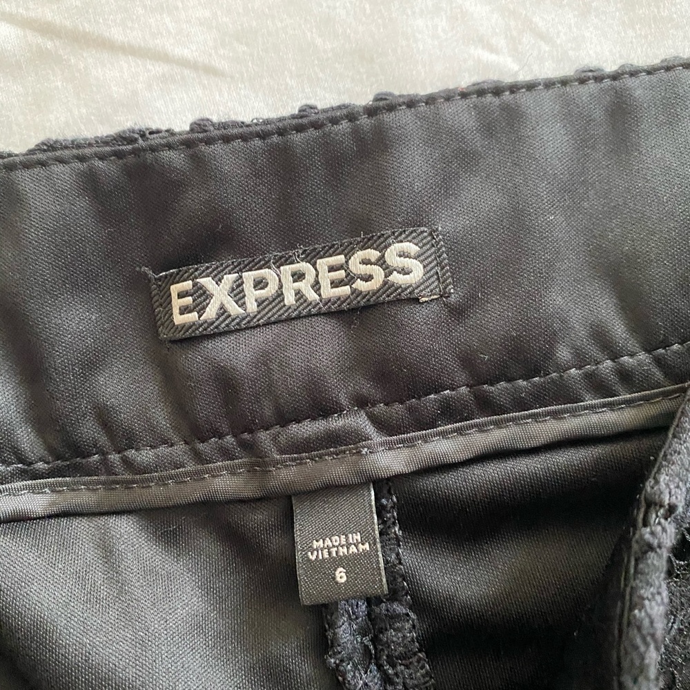 Express High waist lace short - Picture 3 of 3